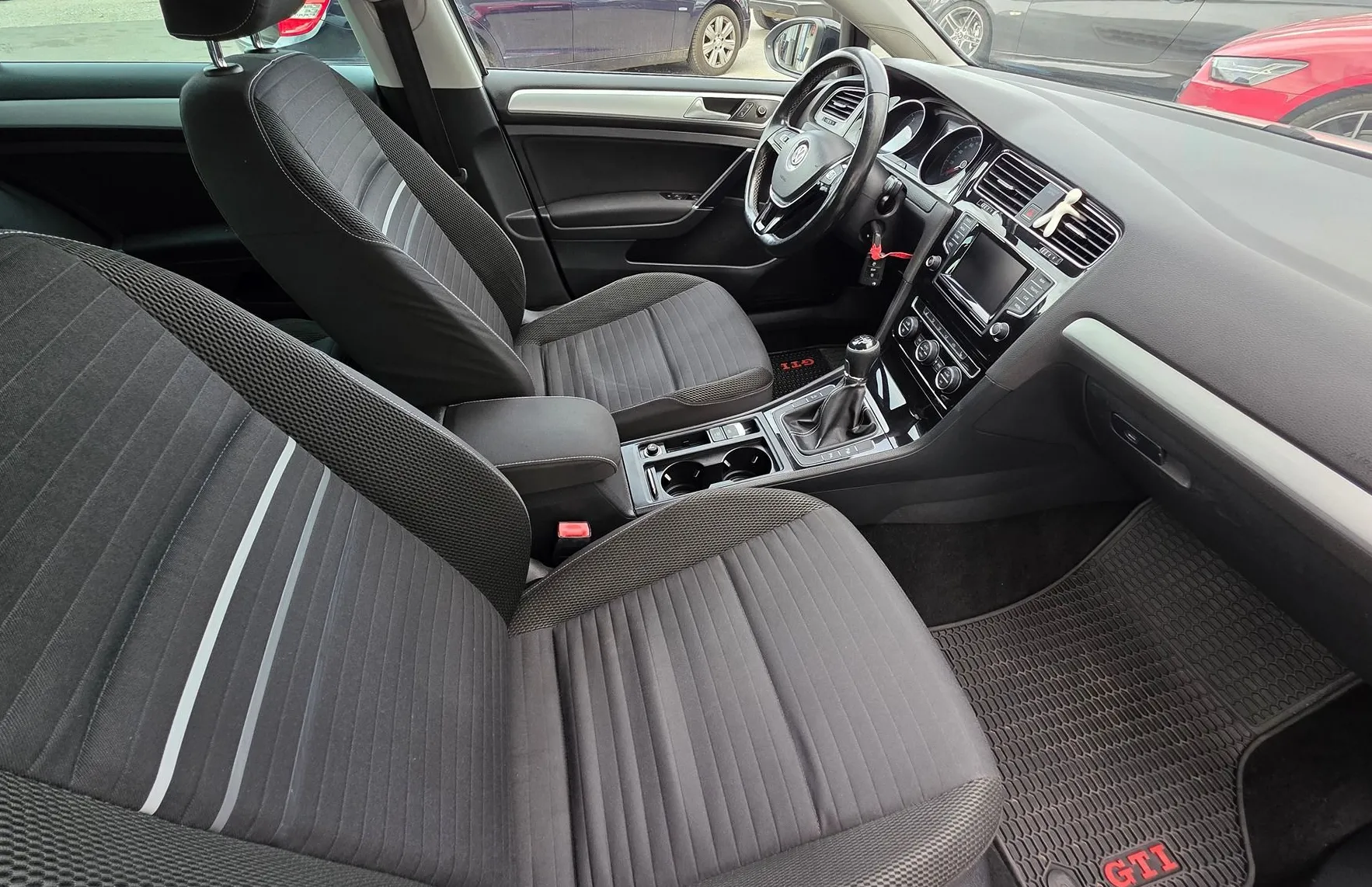 Zunanja slika - Volkswagen Golf - 2.0 TDI BMT CUP EDITION ALU PLATIŠČA-NAVI-PDC - 11
