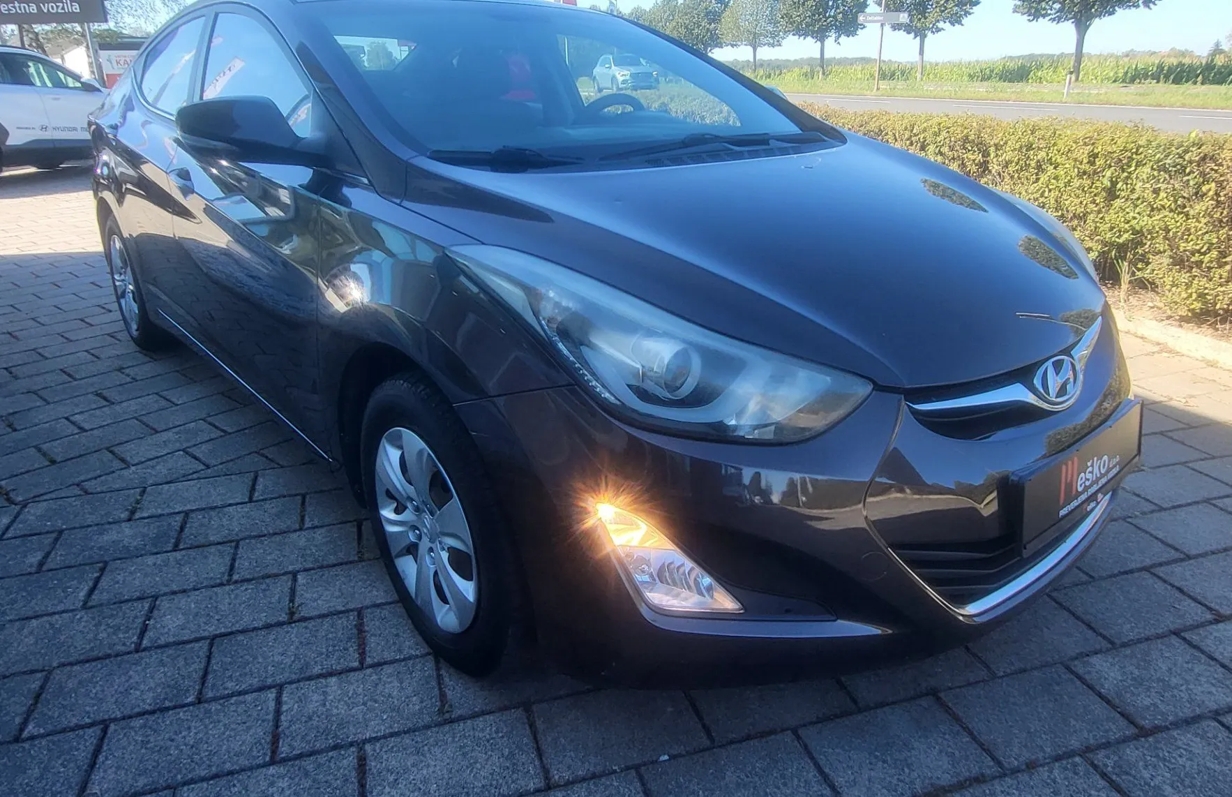 Zunanja slika - Hyundai Elantra - 1.6 CVVT Comfort slo-1lastnik-acc-potrjena servisn - 2