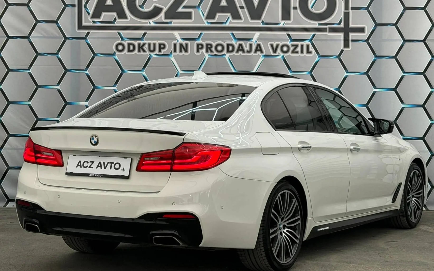 Zunanja slika - BMW serija 5: - 520XD•AUT•M PAKET•ŠIBEDAH•XENON+LED•VIRTUAL•NAVI• - 4