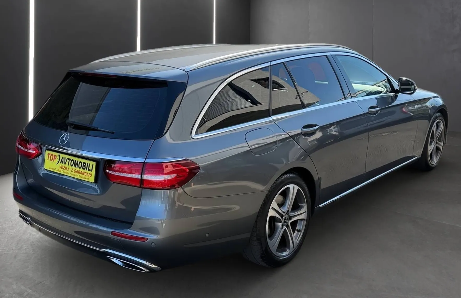 Zunanja slika - Mercedes-Benz E-Razred - E 350d FULL LED NAVI TEMP 360°KAM PDC GR.SEDEŽEV . - 8