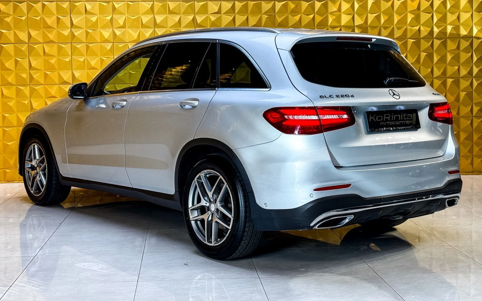 Notranja slika - Mercedes-Benz GLC-Razred - GLC220d 4MATIC AMG Line-KAMERA-GRETJE-F1... - 9