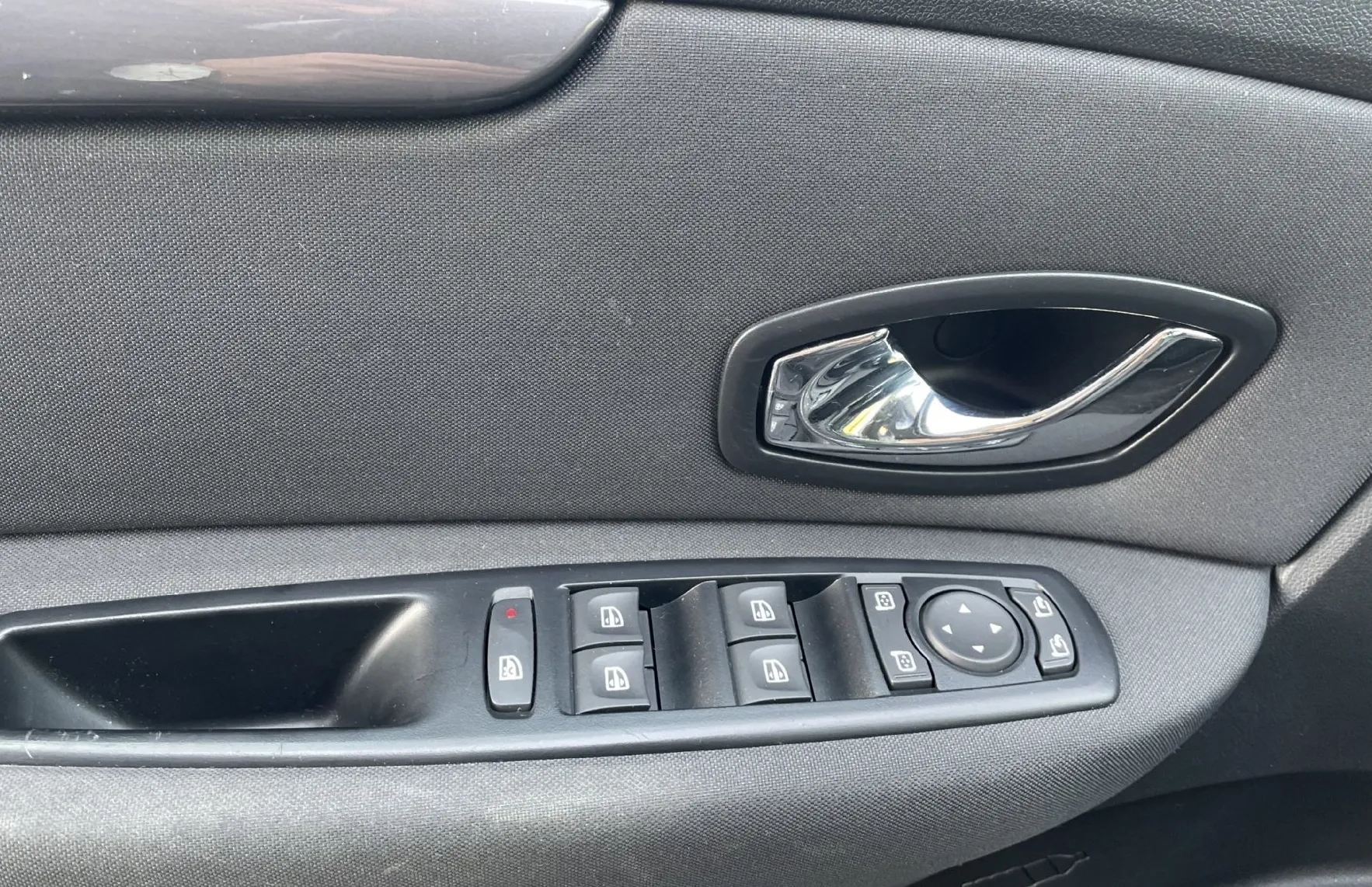 Zunanja slika - Renault Scénic - Scenic LIMITED EDITION-KEYLESS GO-PARK SENZORJI-ALU - 13