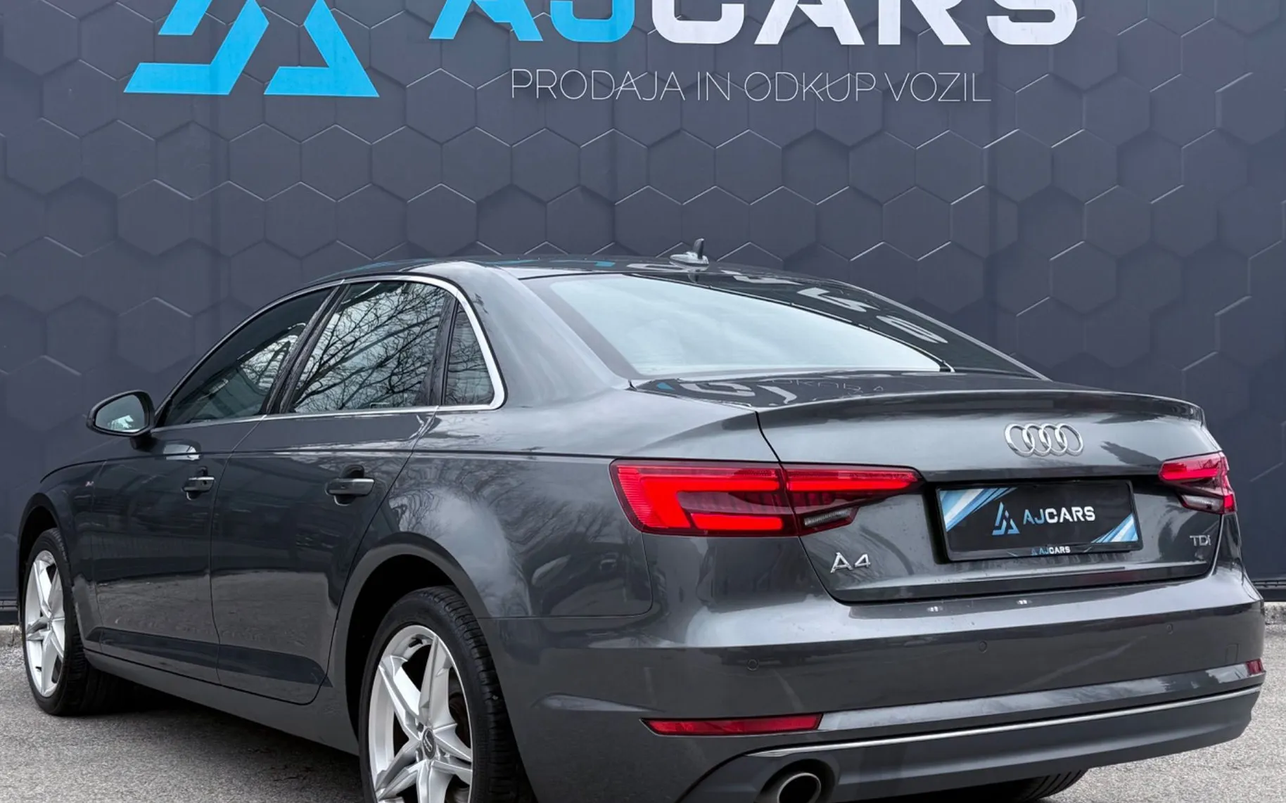 Zunanja slika - Audi A4 - 2.0 TDI ultra 2xSline-Virtual-Matrix-Navi... - 5