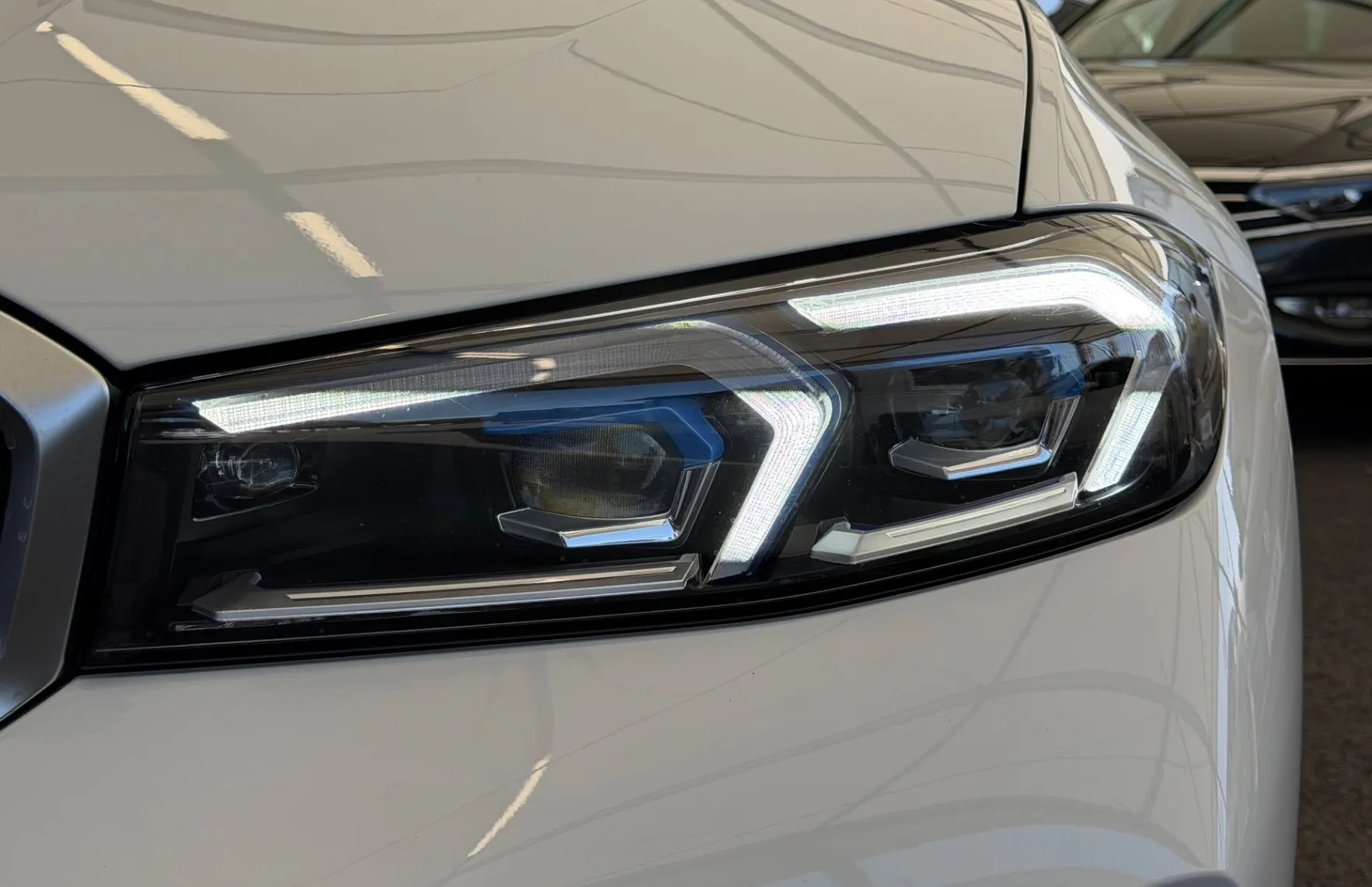 Zunanja slika - BMW Serija 3 - : M Sport 320i Avt FACELIFT HUD-360 KAMERA-LASER LED - 2