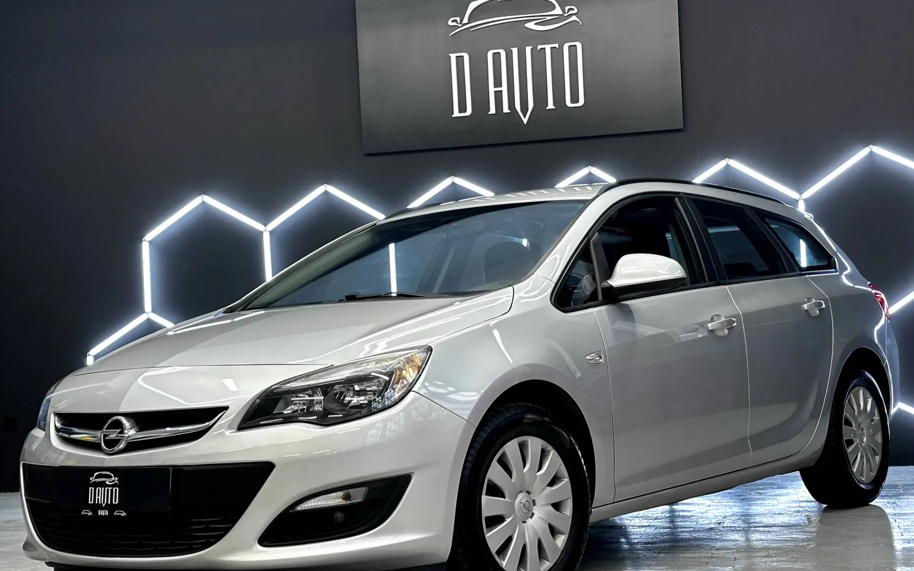 Zunanja slika - Opel Astra - 1.6 CDTI 100KW - 1. LASTNIK - SLO. POREKLO... - 1