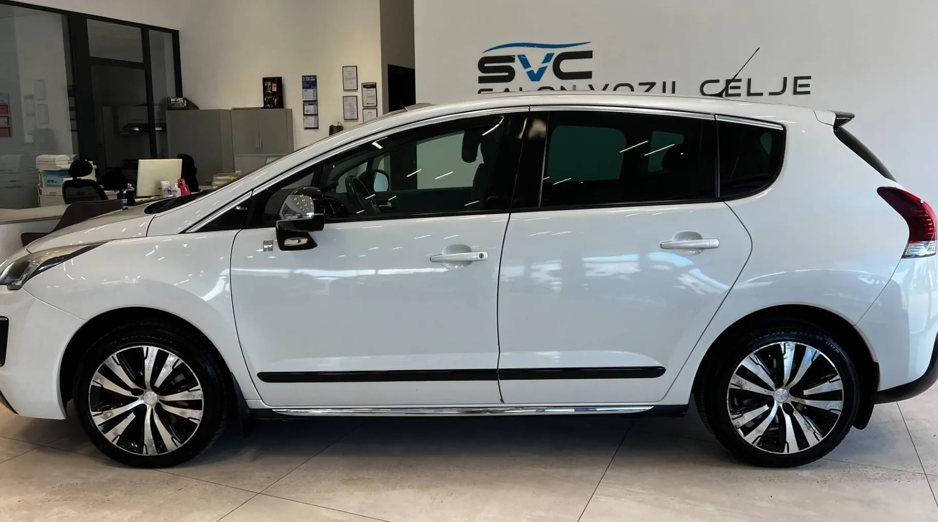 Zunanja slika - Peugeot 3008 - 2.0 HDI-200KM-AUT-4X4-LED-HUD-NAVI-PDC-TEMP-17COL. - 3