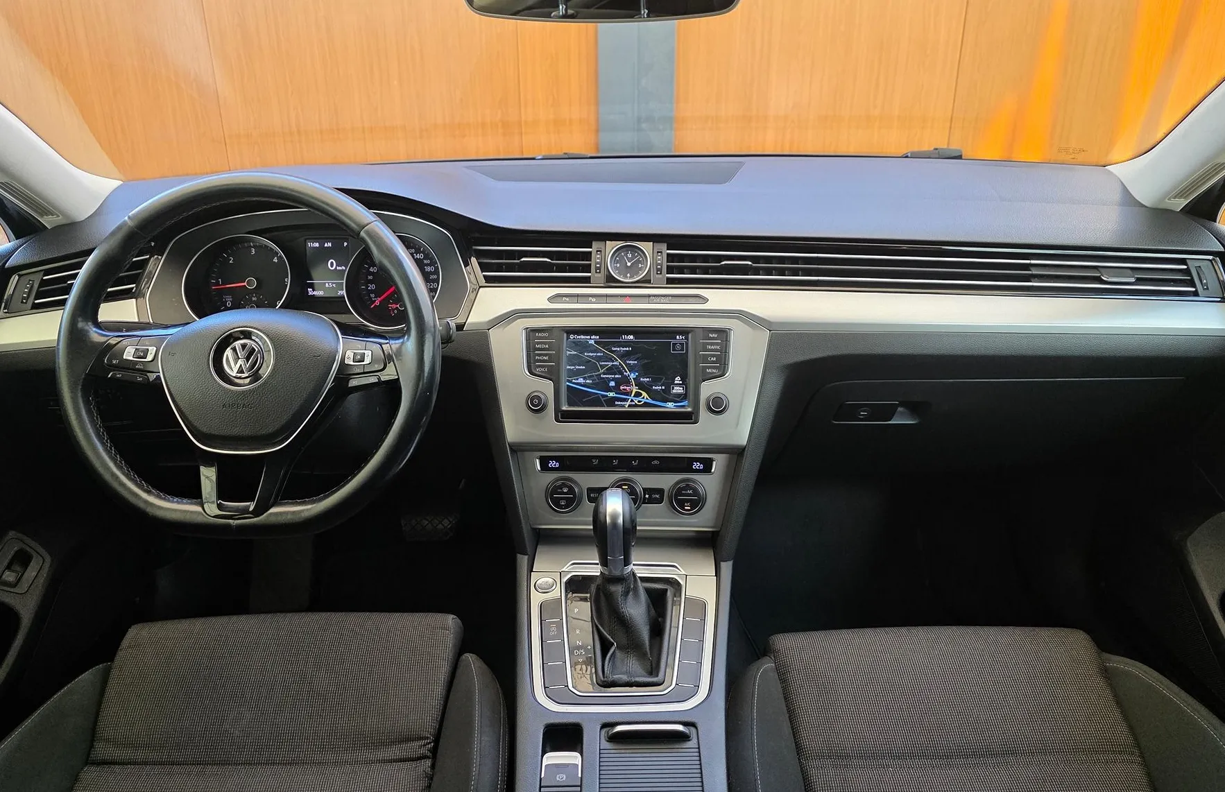 Zunanja slika - VW Passat - 1.6 TDI - DSG - KAMERA - TEMPOMAT - GL. SERVIS - 9