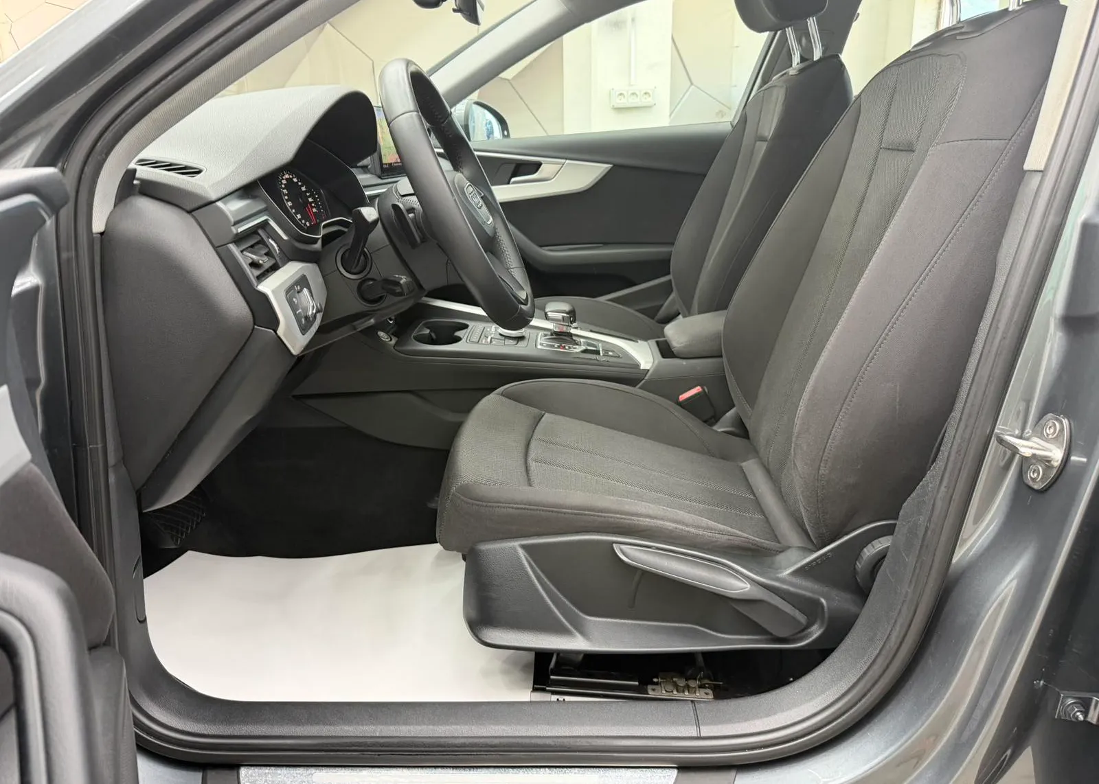 Zunanja slika - Audi A4 - 2,0 TDI Sport S tronic - 4