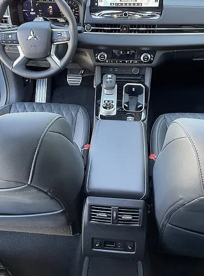 Zunanja slika - Mitsubishi Outlander - PHEV 4WD 2.4 Instyle Avt. AKCIJA - 9