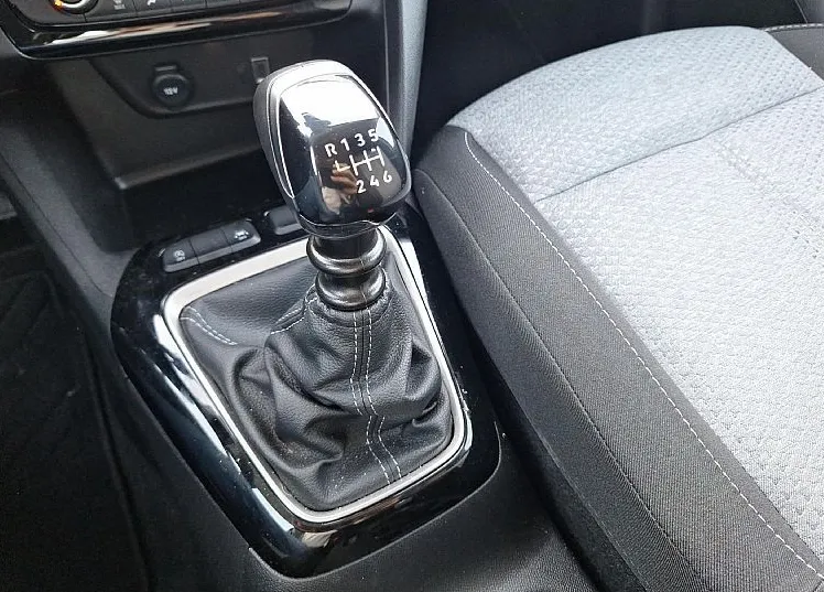 Zunanja slika - Opel Corsa - 1.2 TURBO 74KW EDITION - Testno vozilo - 14