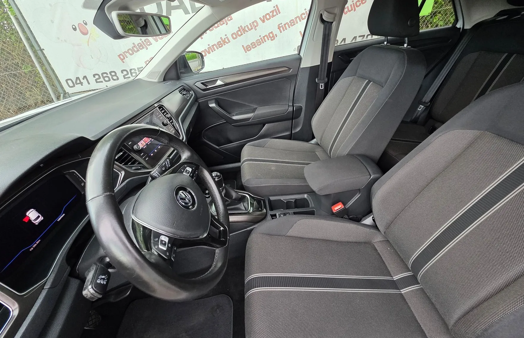Zunanja slika - Volkswagen T-Roc - 1.6 TDI BMT SPORT LED-VIRTUAL-ALU-PDC - 12
