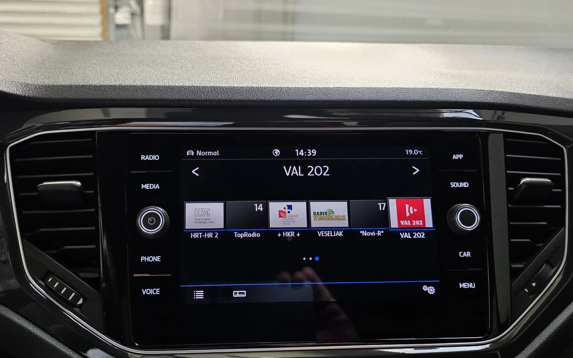 Zunanja slika - Volkswagen T-Roc - 2,0 TDI BMT Sport 1LAST SLO VIRTUAL ACC LANE LED KLJUKA - 10