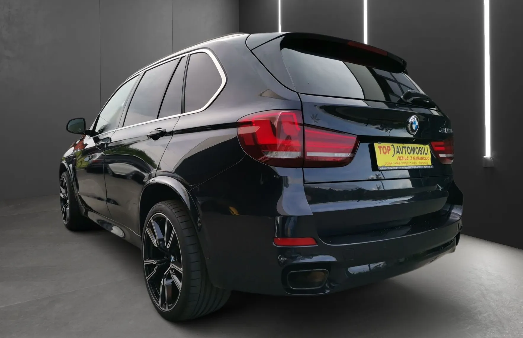 Zunanja slika - BMW X5 - serija : M50d FULL LED SOFT CLOSE HEAD-UP HARMAN KARDON KAM - 4