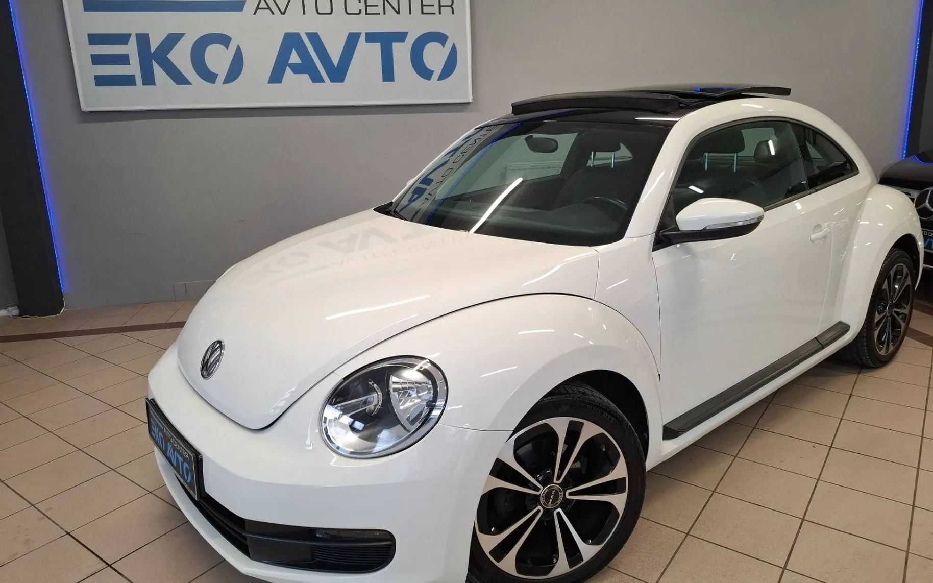 Zunanja slika - Volkswagen Beetle - 1.2 TSI Design PANORAMA-GRETJE SEDEŽEV-ALU-TEMP... - 1