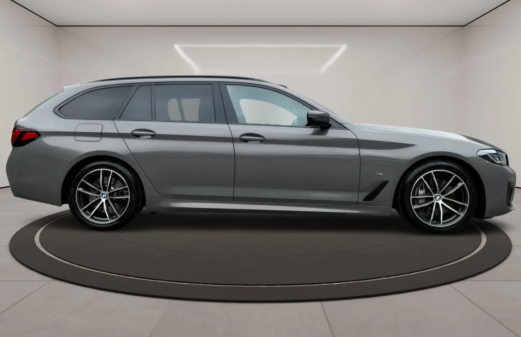 Zunanja slika - BMW Serija 5 - Touring: 530d M Sport Pano Vl. kljuka Laser - 6