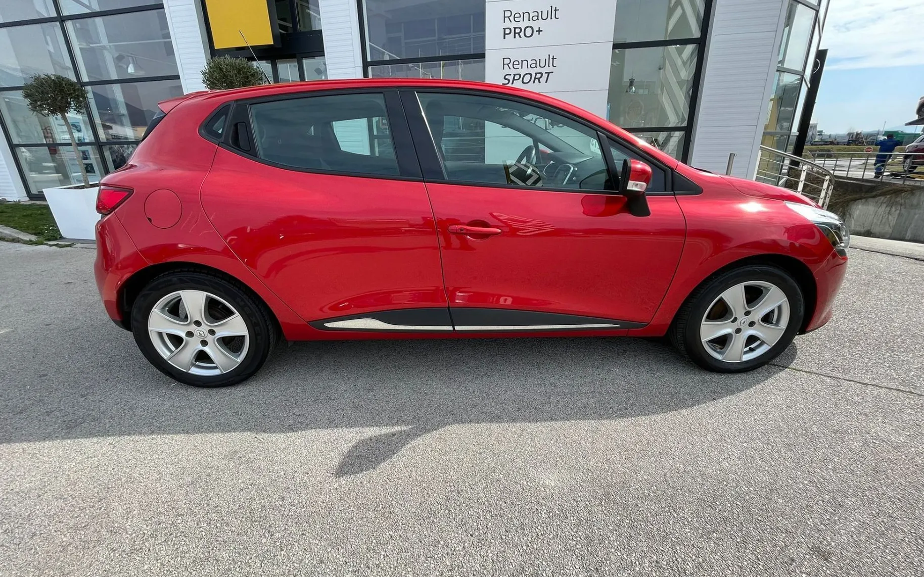Zunanja slika - Renault Clio - Dynamique 1.2 16v 1.LASTNIK - 4