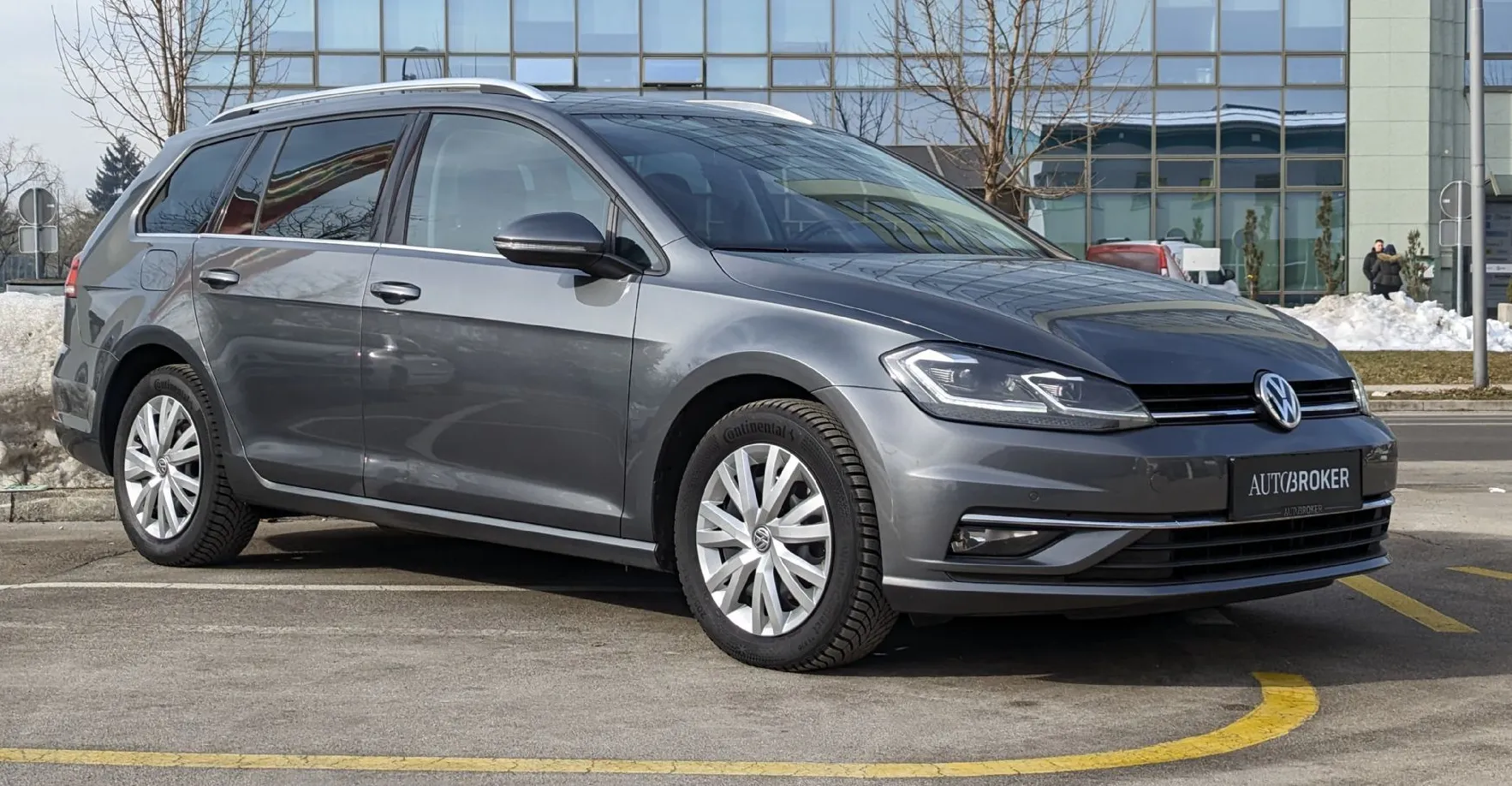Zunanja slika - VW Golf - Variant 2.0 TDI Highline DSG. nove zimske pnevmatike - 3