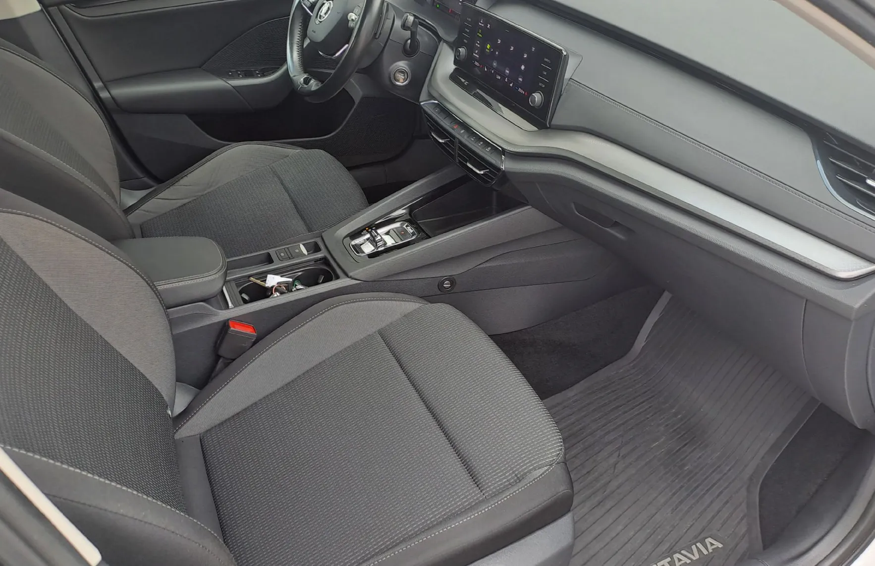 Zunanja slika - Škoda Octavia - Combi 2.0 TDI 4x4 Ambition DSG - 6