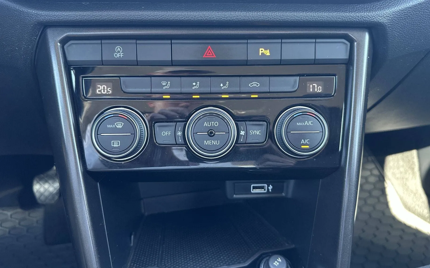Notranja slika - VW T-Roc - 1.0 TSI BMT Style - 19