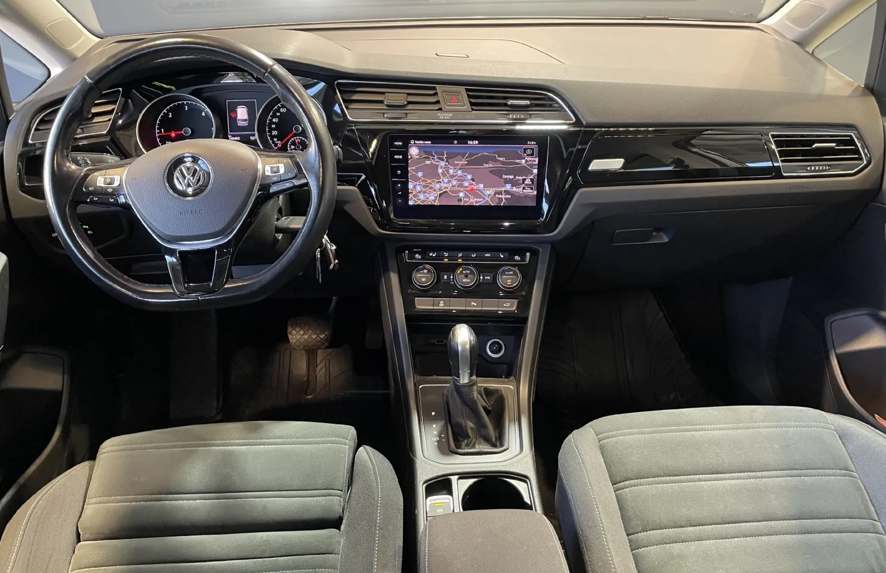 Zunanja slika - VW Touran - PANORAMA-NAVIGACIJA-ALCANTARA-GRETJE-DSG-ALU-LED - 9