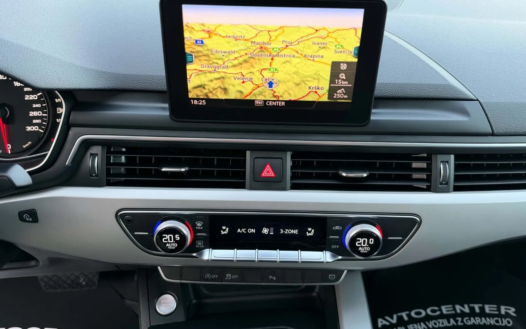 Notranja slika - Audi A4 - 2.0 TDI-AUT-S LINE-96.000km-NAVI-LIZING ZA TUJCE- - 12