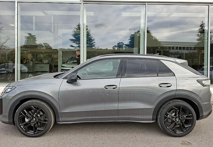 Zunanja slika - Volkswagen T-Roc - 1.5 eTSI R-line DSG 110  150 - 2
