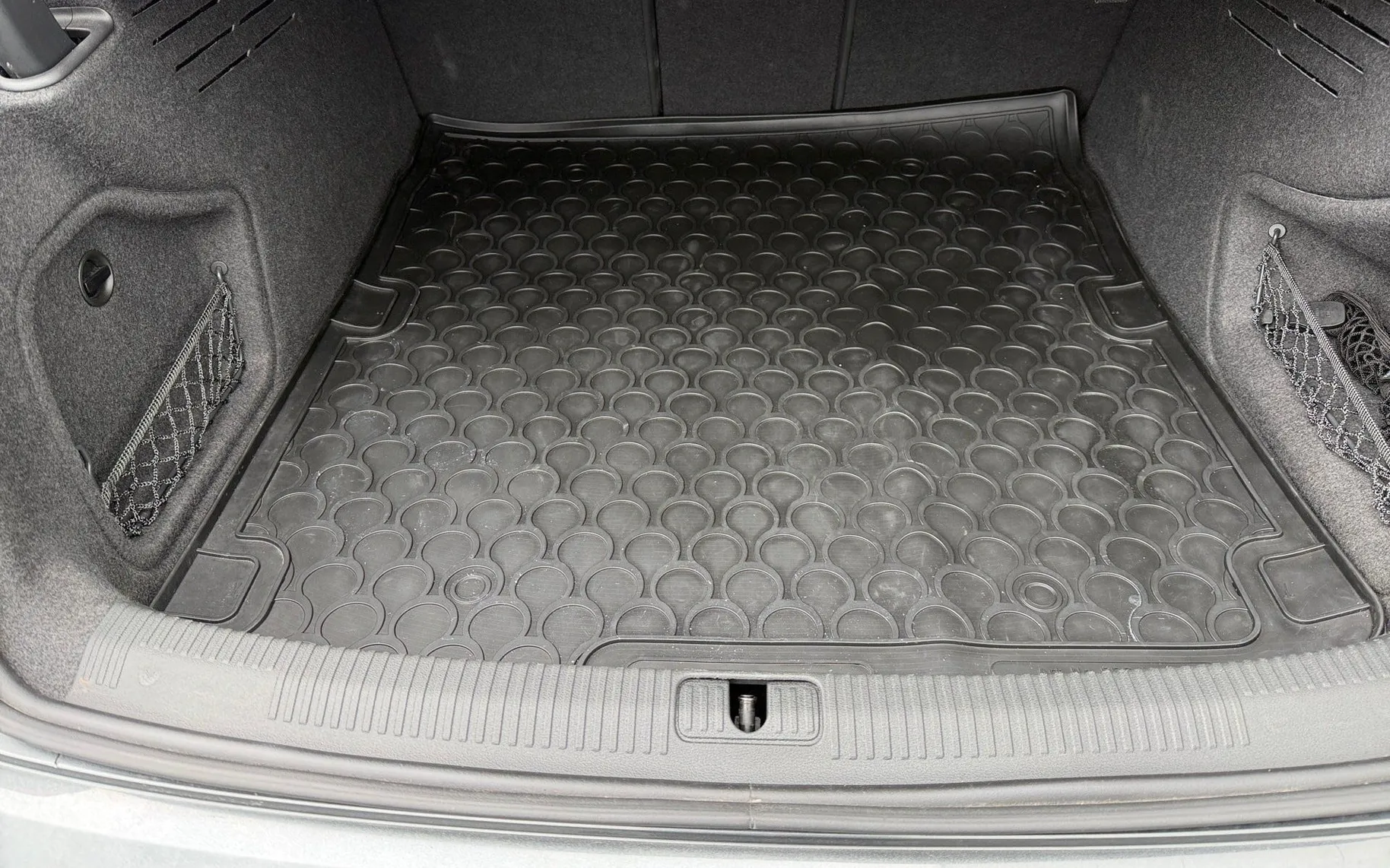 Notranja slika - Audi A4 - 35 TFSI S line S tronic-SLO-Lane assist-PDC-Kame - 12