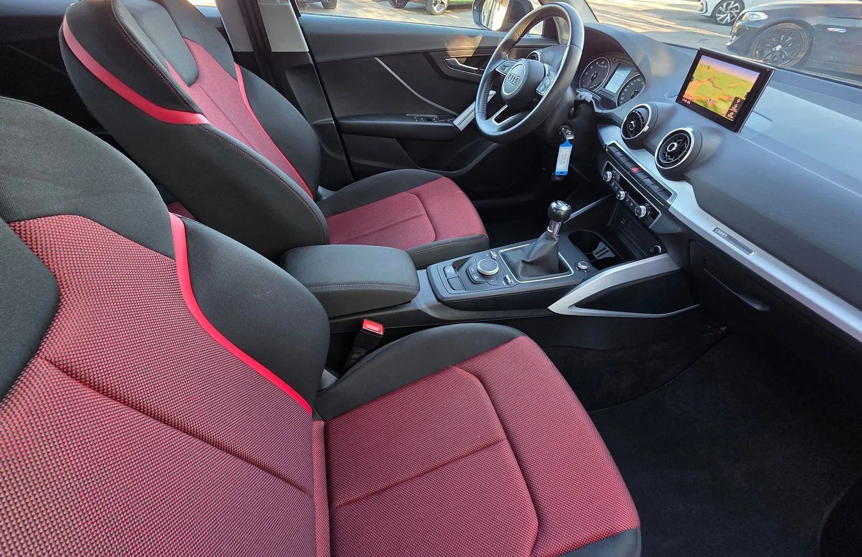 Zunanja slika - Audi Q2 - 30 TFSI SPORT LED-ALU PLATIŠČA-NAVI-1.LASTNIK - 11