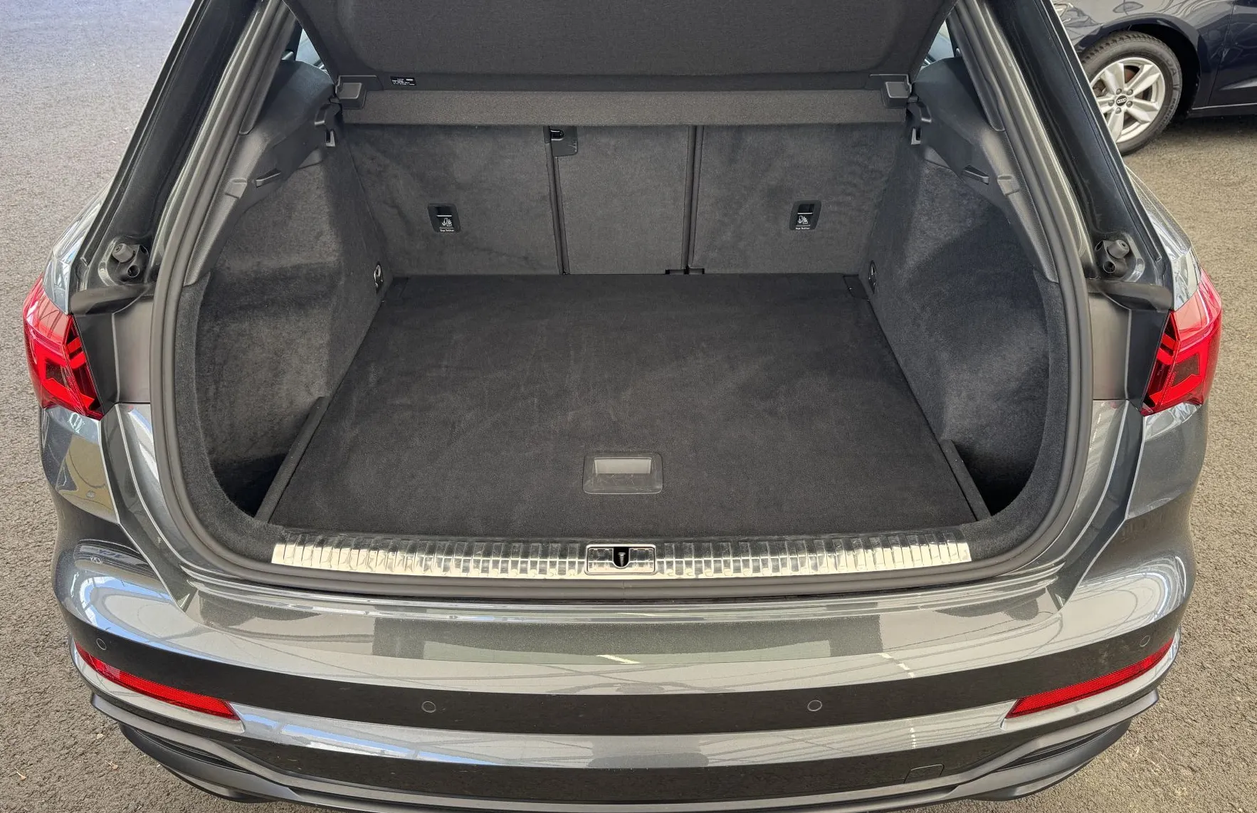 Zunanja slika - Audi Q3 - S-LINE 35 TFSI S-tronic PANORAMA-KAMERA-KEYLESS - 12