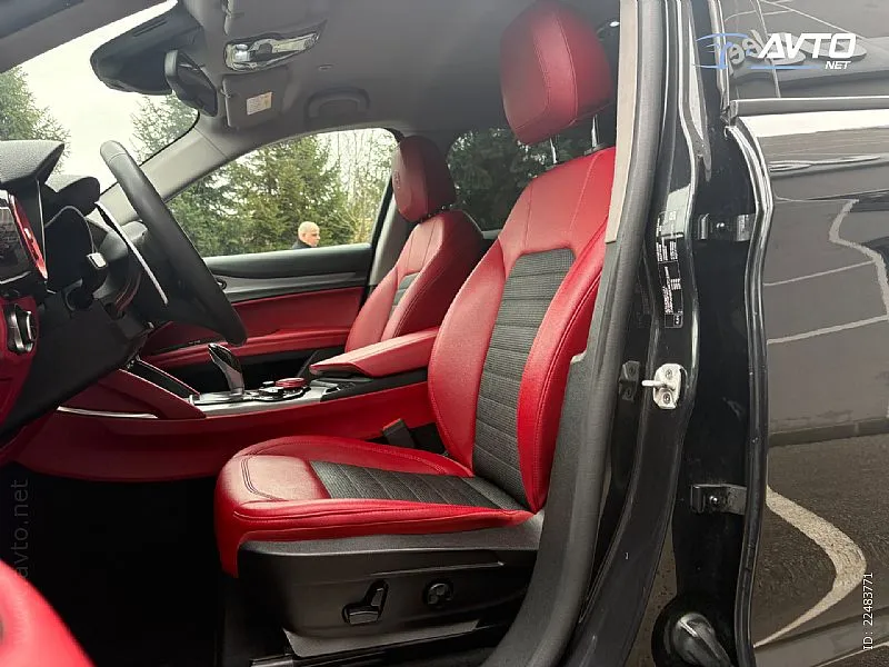Notranja slika - Alfa Romeo Stelvio - Q4 2,2 Diesel 210 Business Avt. - 6
