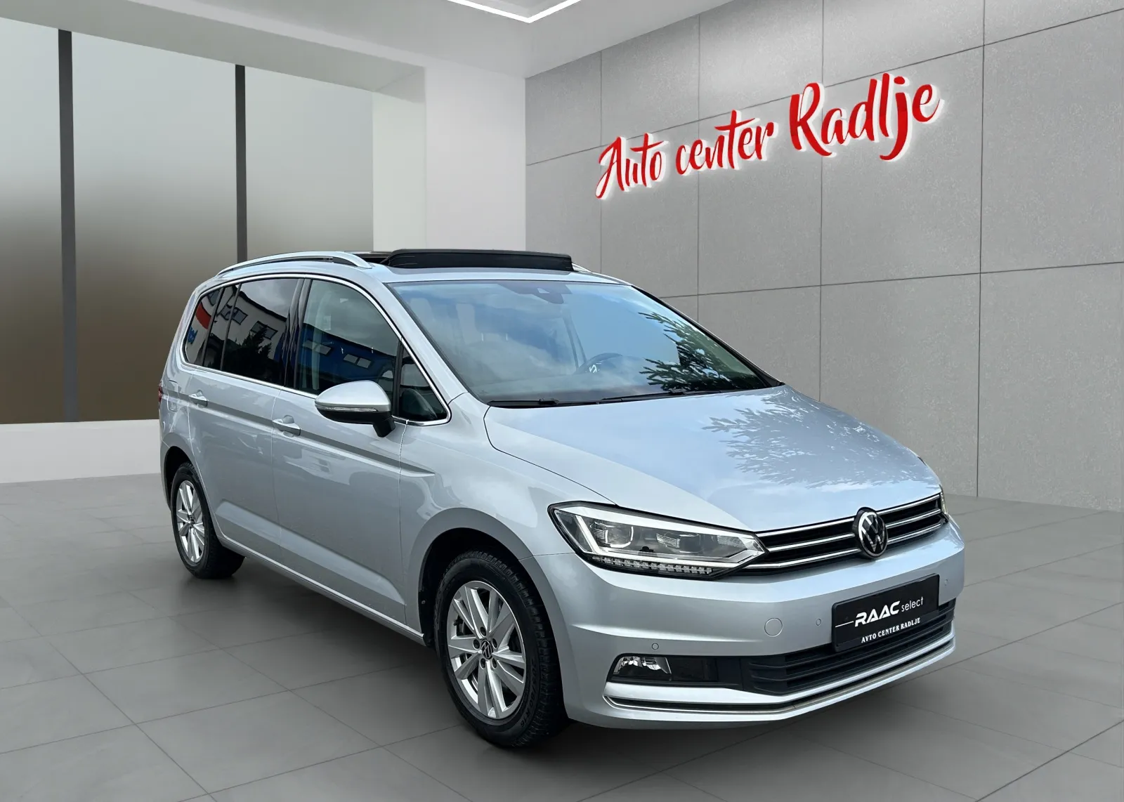 Zunanja slika - Volkswagen Touran - 2,0 TDI BMT Family DSG - 1