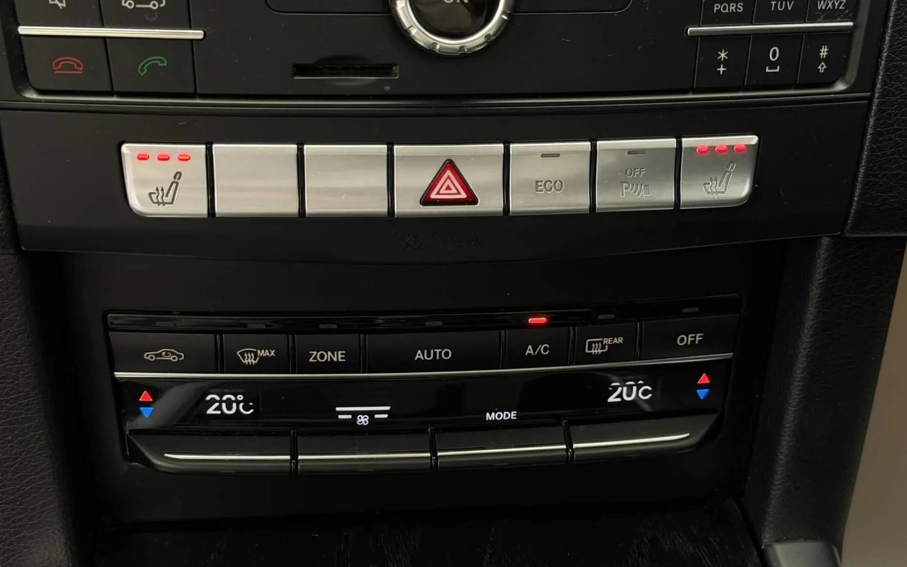 Notranja slika - Mercedes-Benz E-Razred - E 200D•AUT•EDITION•FUL LED•NAVIGACIJA•6.3 LOOK•F1• - 12