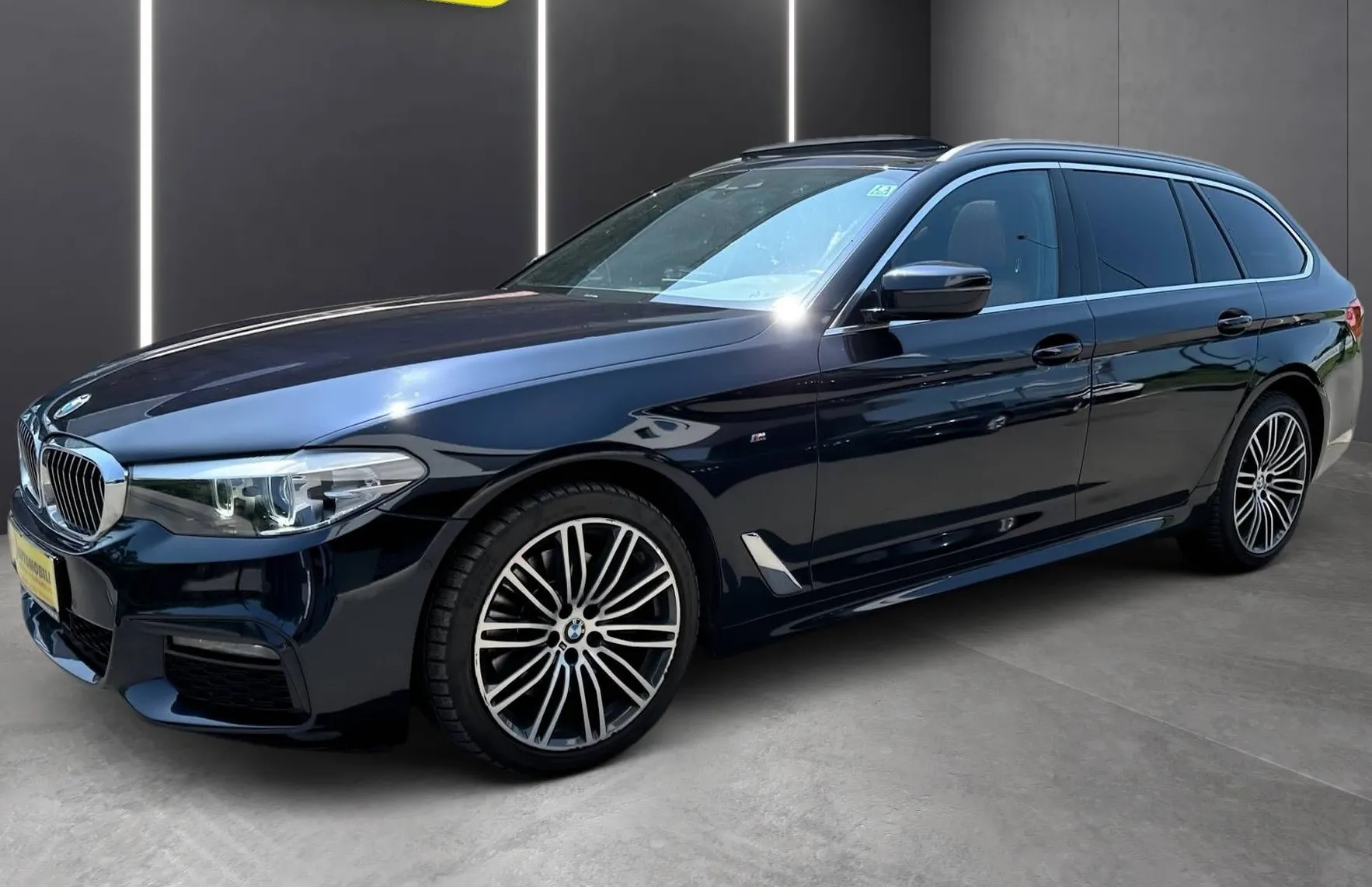 Zunanja slika - BMW Serija 5 - Touring: 530d M PAKET LED NAVI PDC KAMERA PANO RADAR TOP - 3