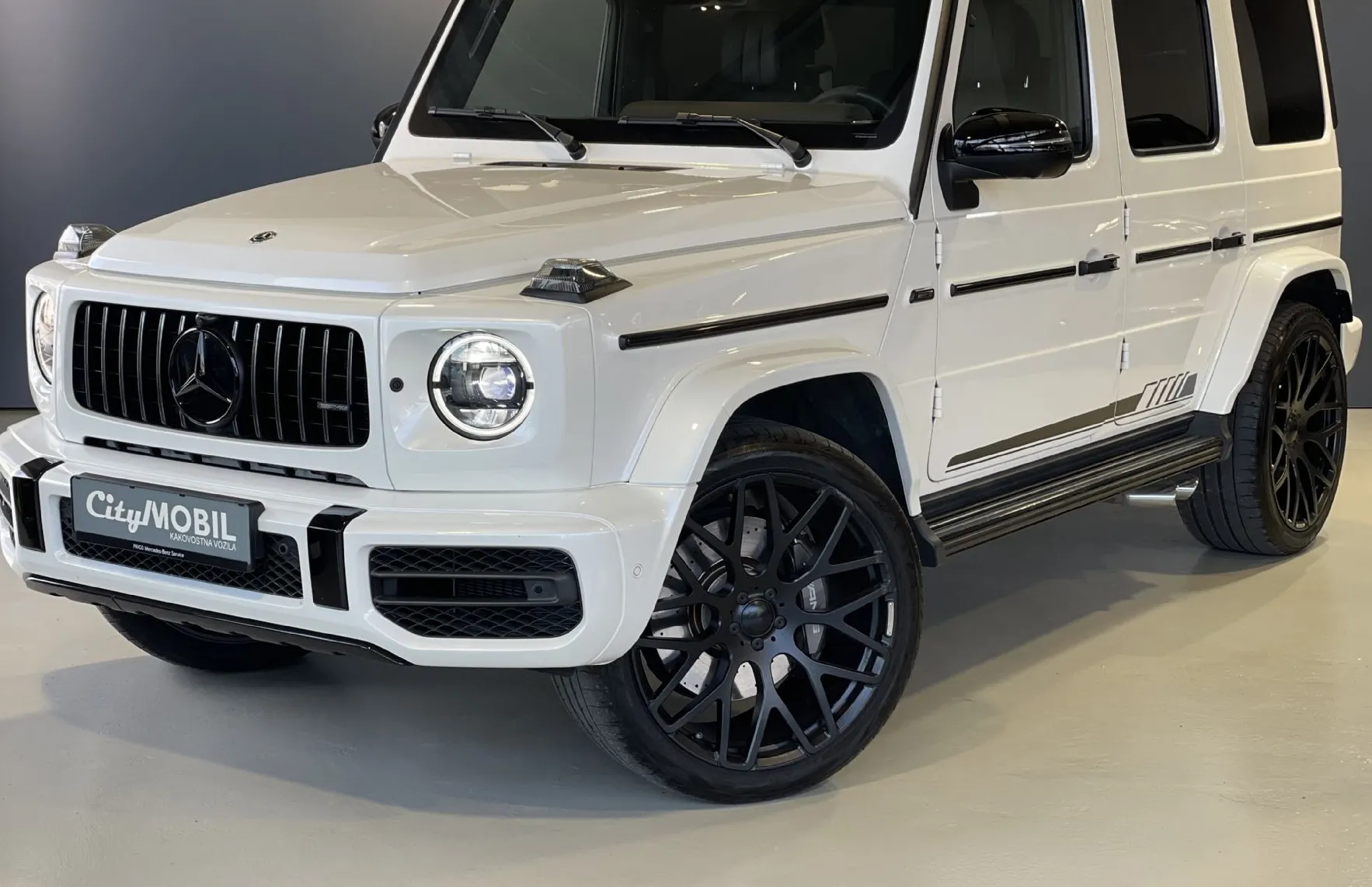 Zunanja slika - Mercedes-Benz G-Razred - G63-AMG-HEADUP-VIRTUAL-NAVI-PANO-HLAJ.SED-KLJUKA - 1