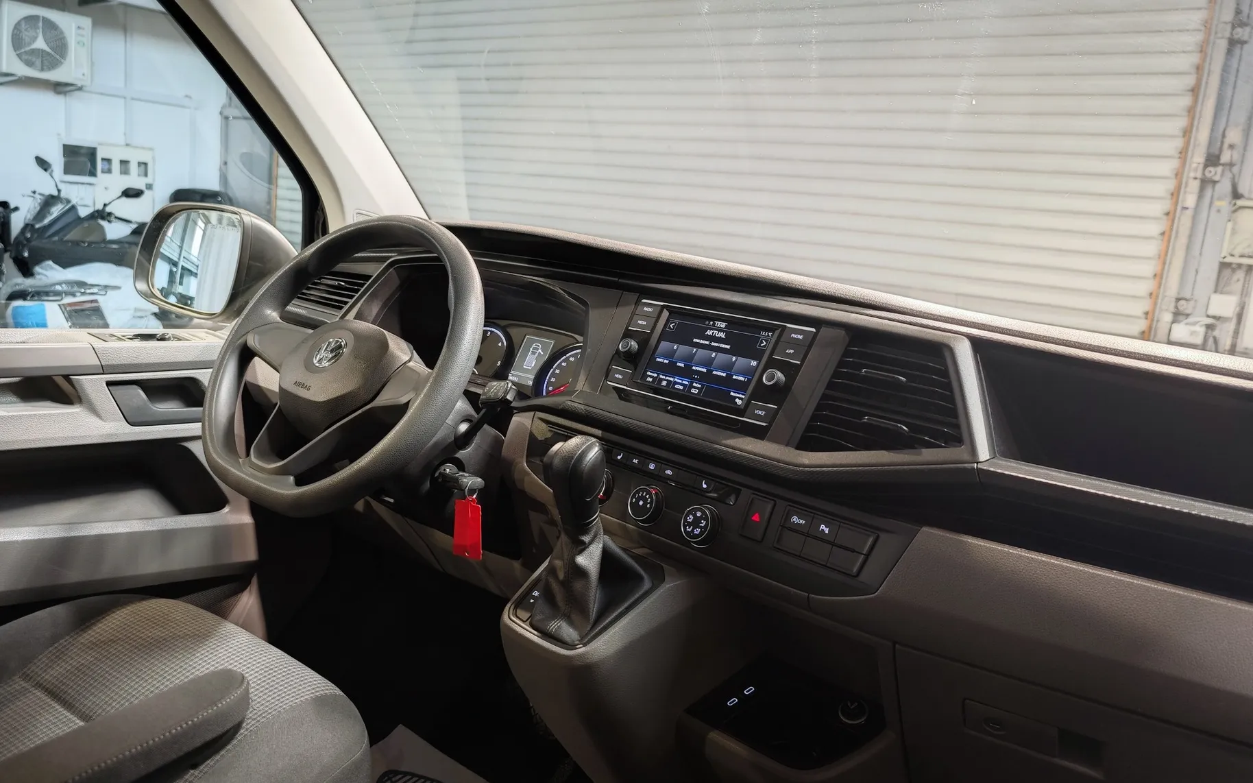 Zunanja slika - VW Transporter - T6 2.0TDI - 9