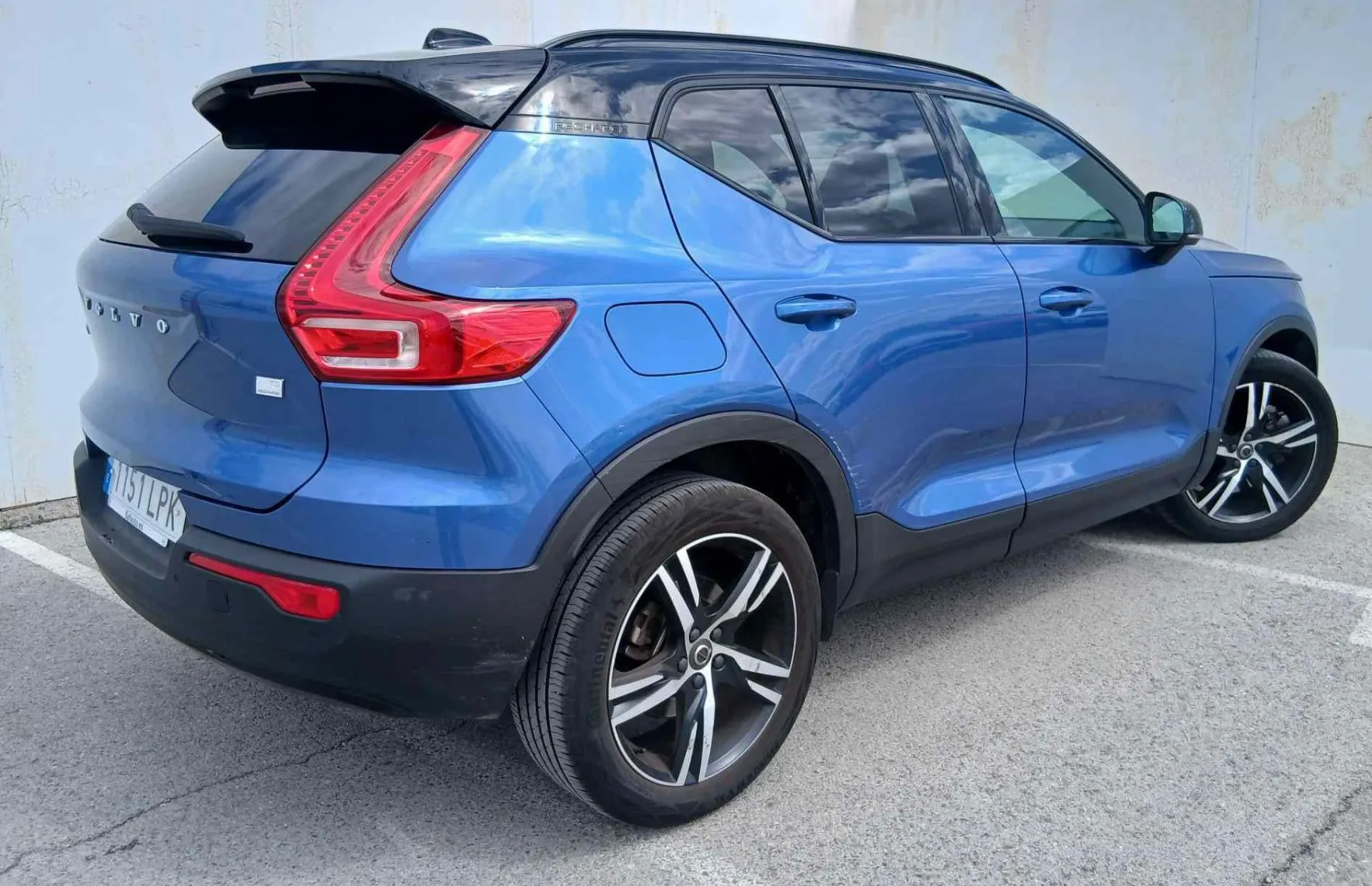 Zunanja slika - Volvo XC40 - T5 Recharge Twin Engine R-Design Avt.KAMERA.LED - 2