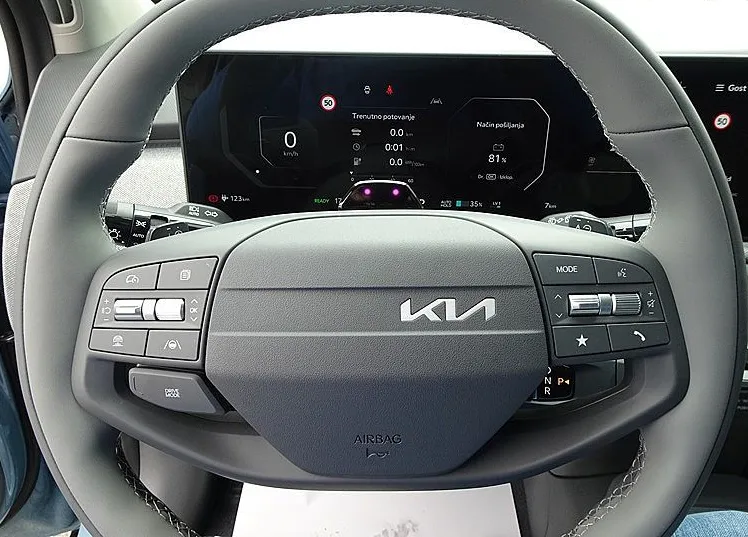Zunanja slika - KIA EV3 - 58.3 kWh baterija. 150 kW  204 KM  Sky NA ZALOGI - 7