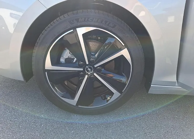Zunanja slika - Opel Astra - GS 1.2 TURBO ST |Automatik | AKCIJA | Dnevna Regis - 17