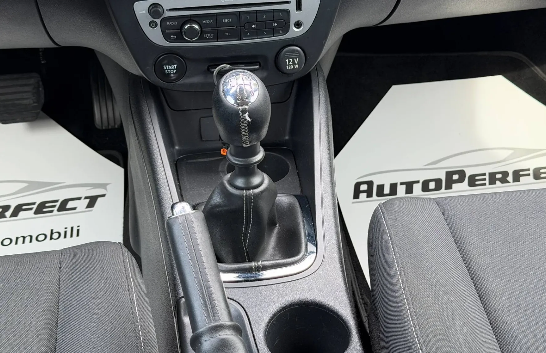 Zunanja slika - Renault Mégane - Megane Berline 1.5 dCi |SLO|2 CON. KLIM.| - 14