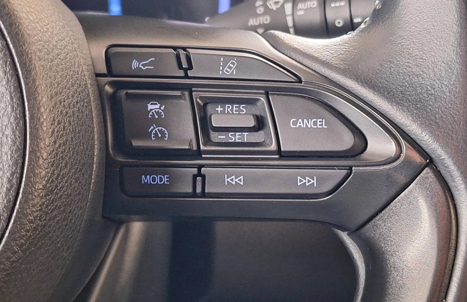 Zunanja slika - Toyota Yaris Cross - 1.5 VVT-iE Sport •Slovensko vozilo•1.lastnik• - 19