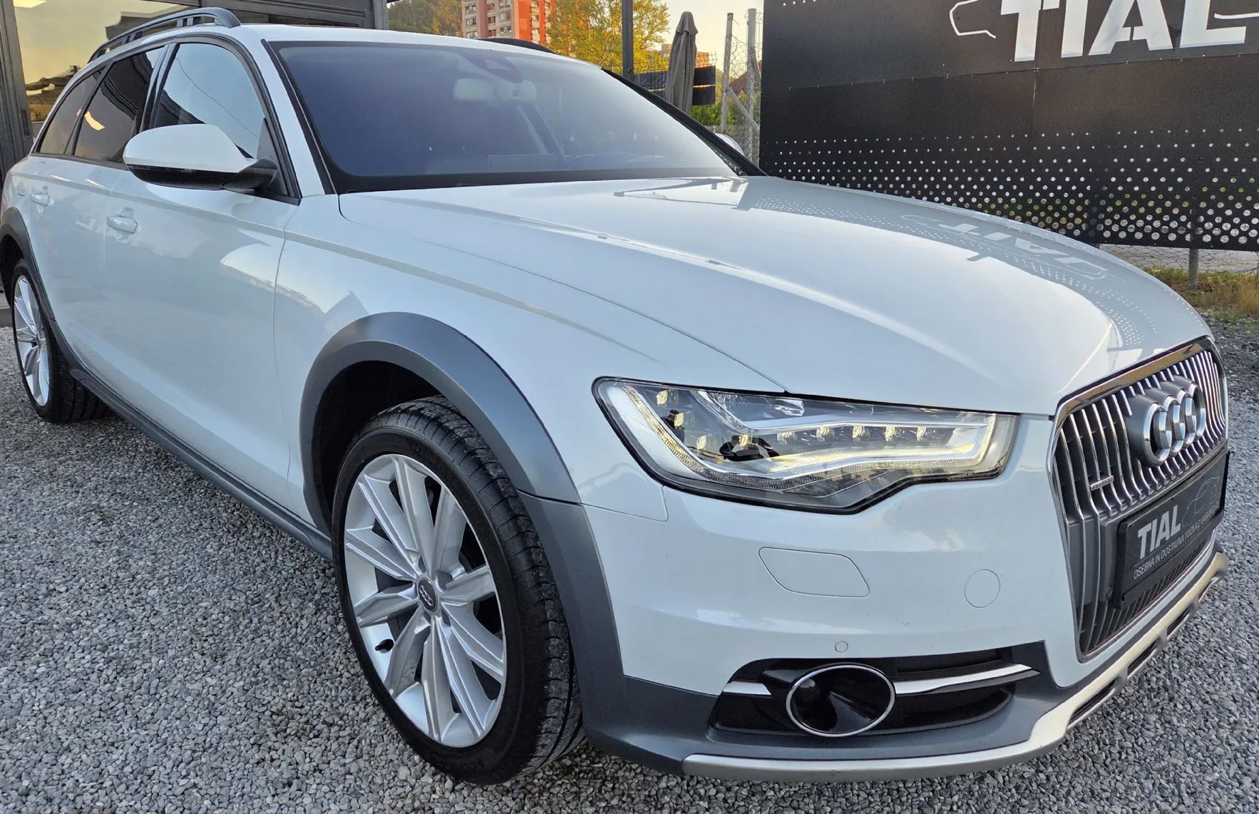 Zunanja slika - Audi A6 Allroad - 3.0TDIquattro-night vision-pdc navi-alu-kamera - 3
