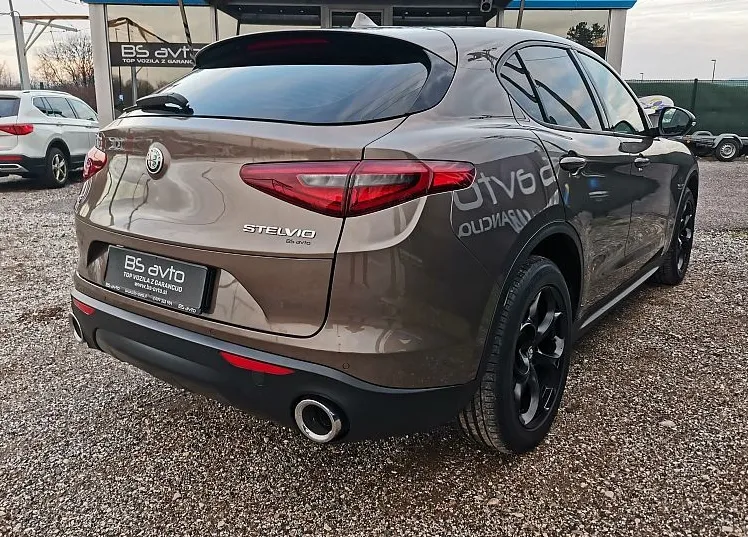 Zunanja slika - Alfa Romeo Stelvio - 2.2 Multijet AUT. AWD SPORT-NAVI-LED-USNJE-ALU19 - 7