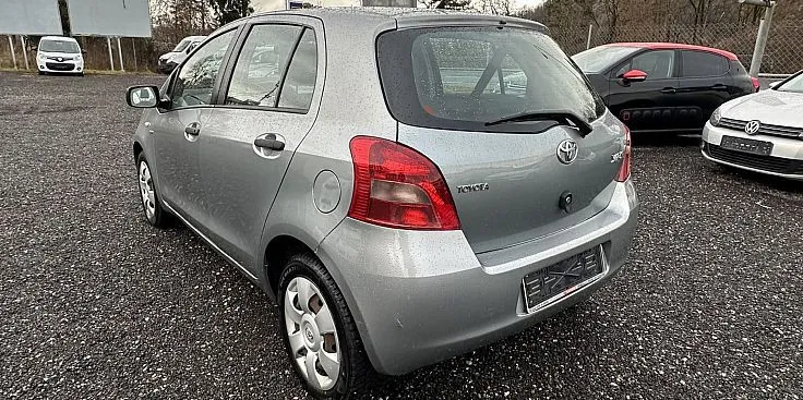 Zunanja slika - Toyota Yaris - 5V 1.4 D4-D Terra+ - 6