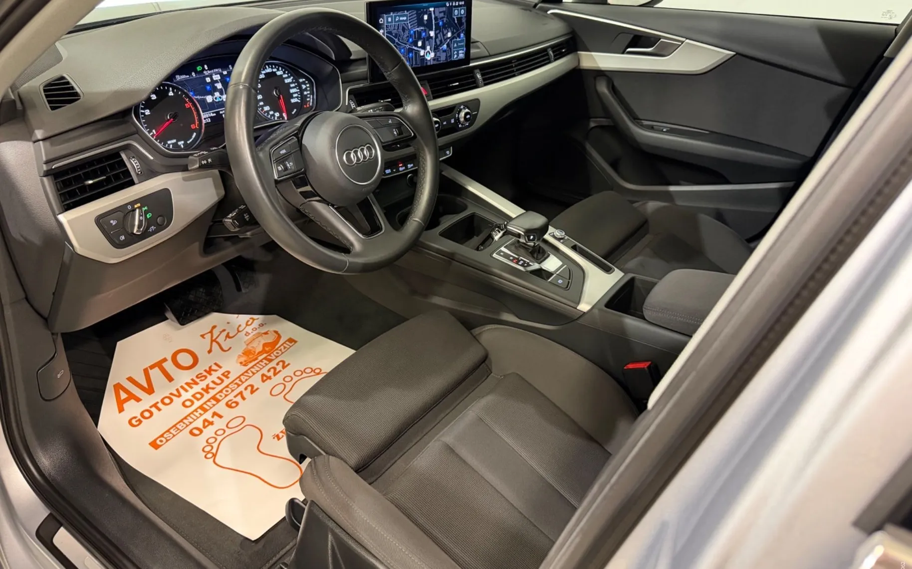 Notranja slika - Audi A4 - 2.0 TDI-S LINE-MATRIX-LIMO-ACC-KAMERA-NAVI-F1-AVT. - 9