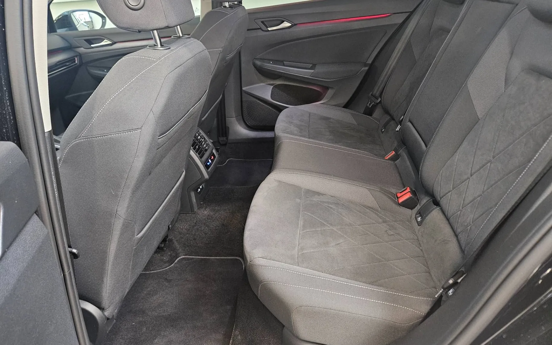 Notranja slika - Volkswagen Golf Variant - 2.0 TDI BMT Style DSG - 9
