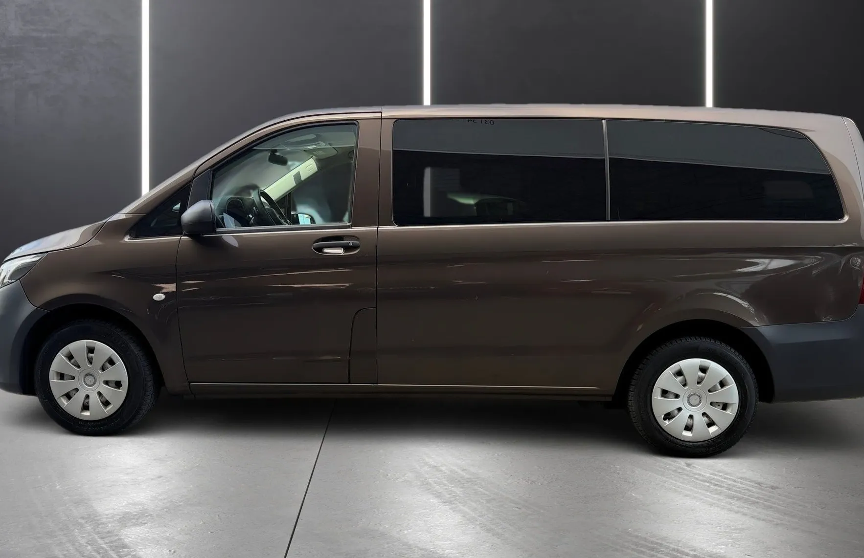 Zunanja slika - Mercedes-Benz Vito - Tourer 116 CDI DOLGI 9 SEDEŽEV NAVI PDC KLJUKA TOP - 2
