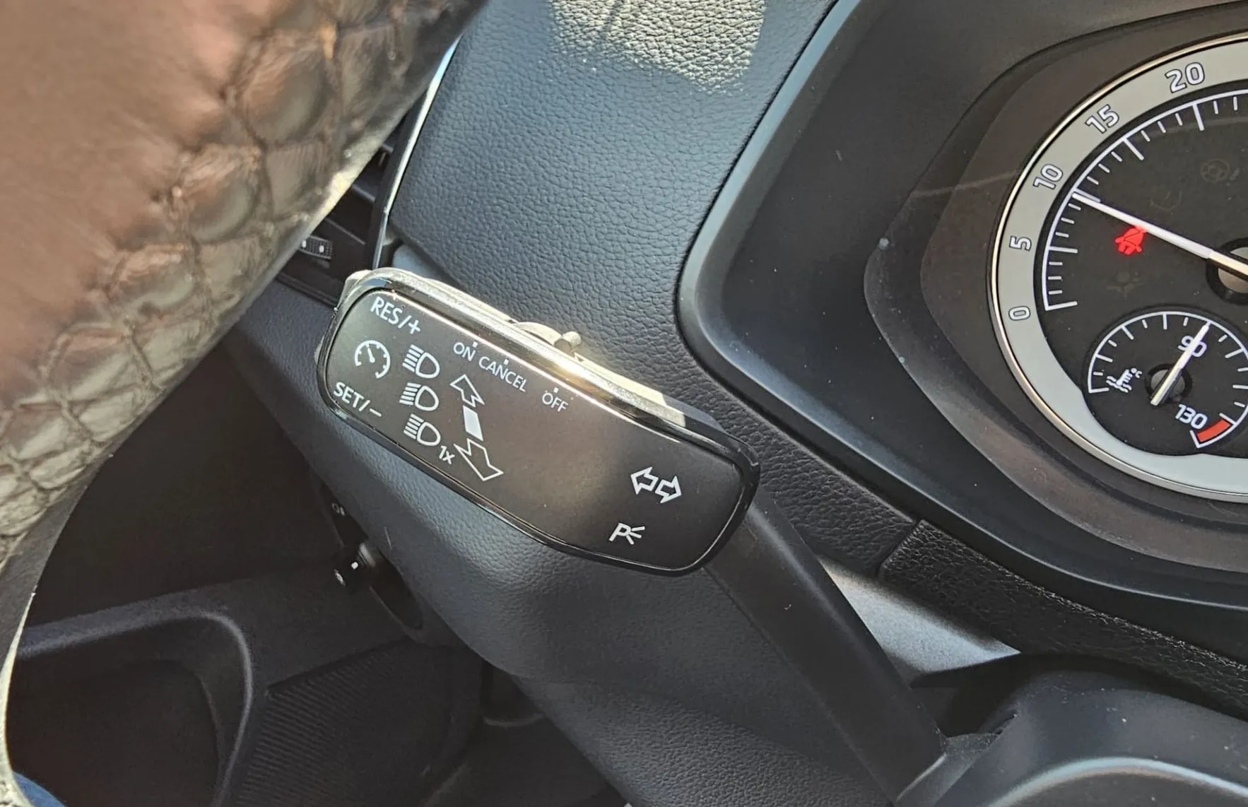Zunanja slika - Škoda Karoq - Style 1.6 TDI DSG|FULED|ALU|ASSIS.|NAVI|2xPDC| - 13