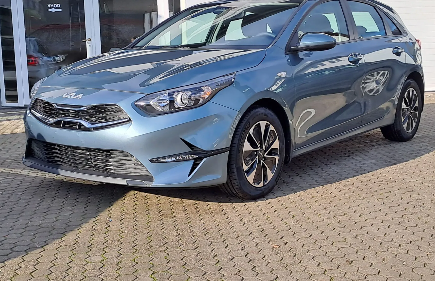 Zunanja slika - KIA Ceed - 1.0 T-GDi LX Champion+ ISG. M T 74 kW - 1