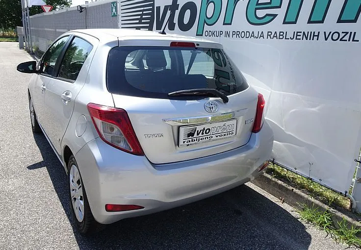 Zunanja slika - Toyota Yaris - 5V 1.33 1. LASTNIK SLO - KAMERA -  FINANCIRANJE - 4