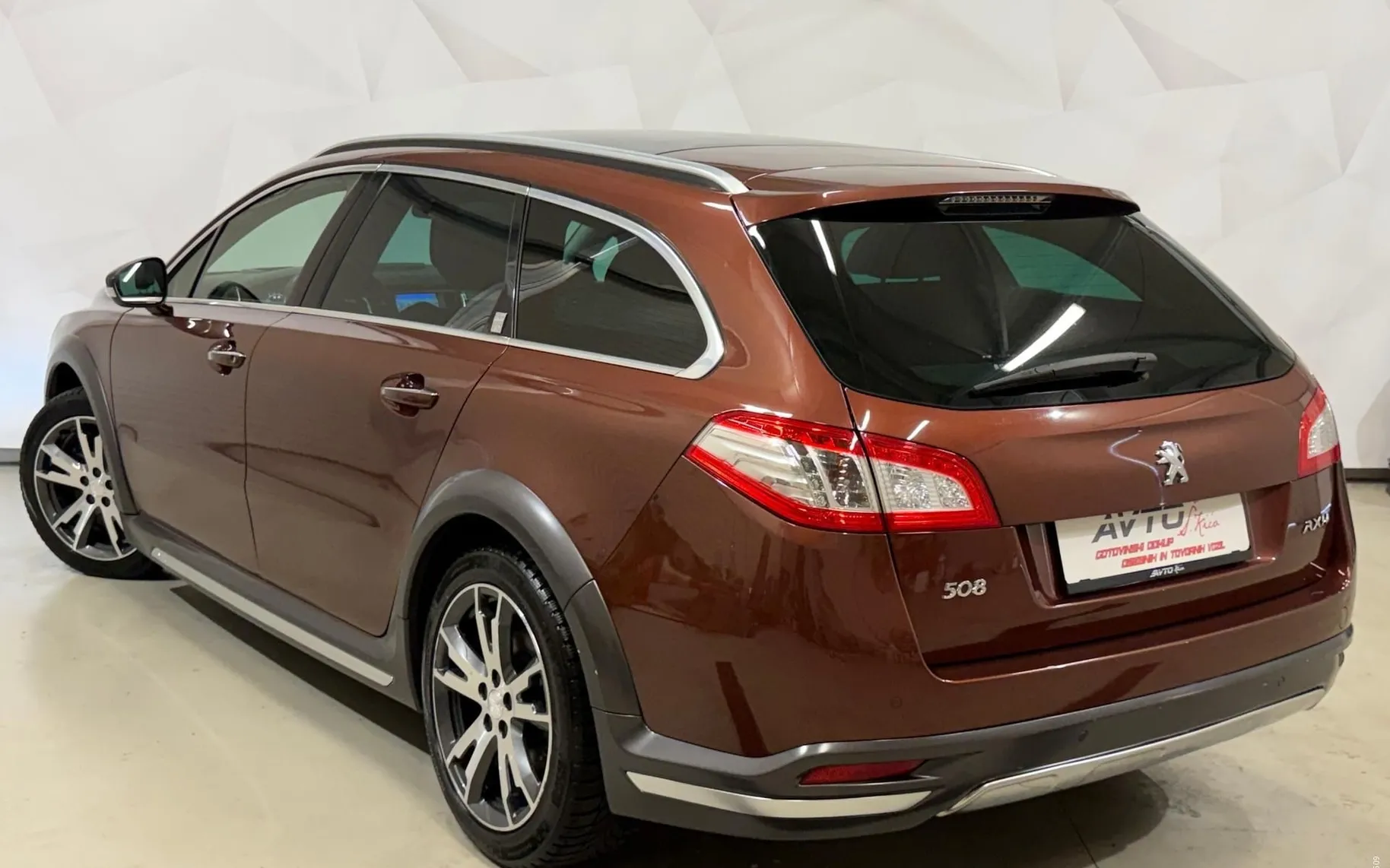 Zunanja slika - Peugeot 508 - RXH Hybrid4 2.0 HDi-4X4-BI-XENON-NAVI-PDC-F1-TEMPO - 5